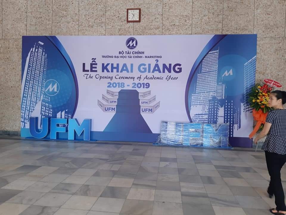 Hướng dẫn thiết kế backdrop sự kiện ấn tượng với khách hàng
